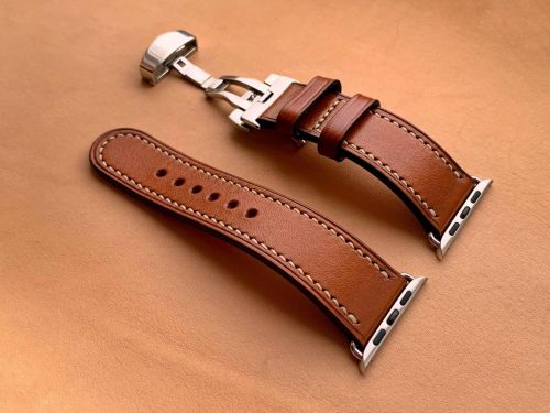 Кожаный ремешок для Apple Watch 44 series 5 коричневый с застежкой-бабочкой