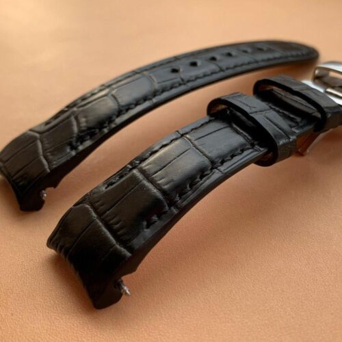 Чёрный ремешок для часов из натуральной кожи с тиснением под крокодила с застежкой-бабочкой
